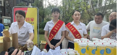 送清涼 贈(zèng)裝備 傳祝福 “神獸開(kāi)學(xué)季”匯德“禮”相待！